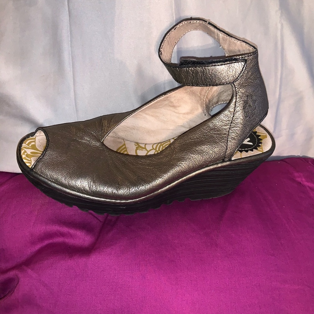 Fly LondonWedges‼️
